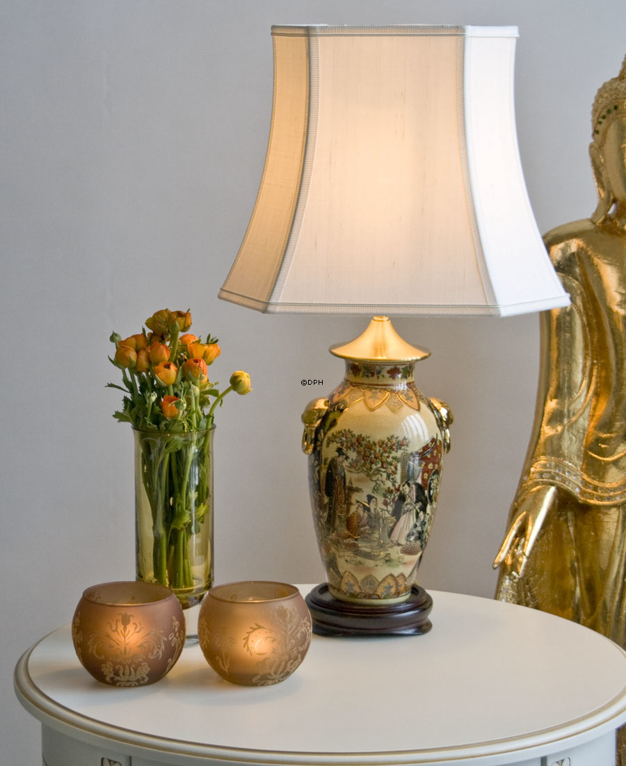 Kinesisk bordlampe med damer