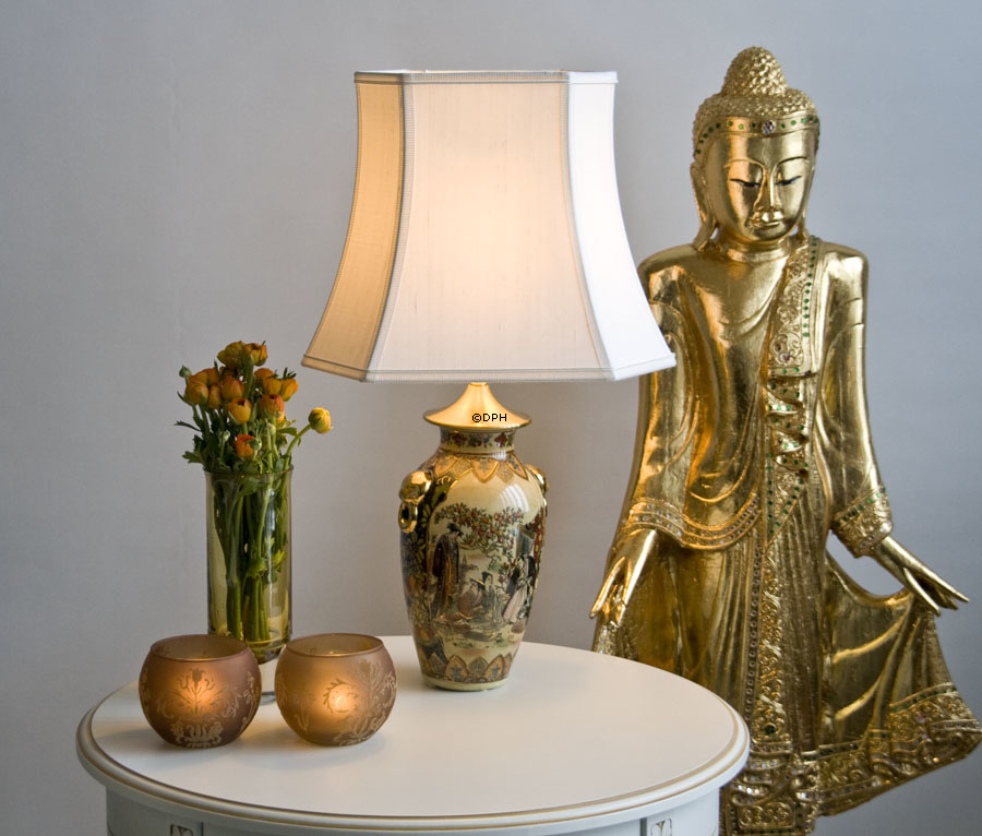 Kinesisk bordlampe med damer