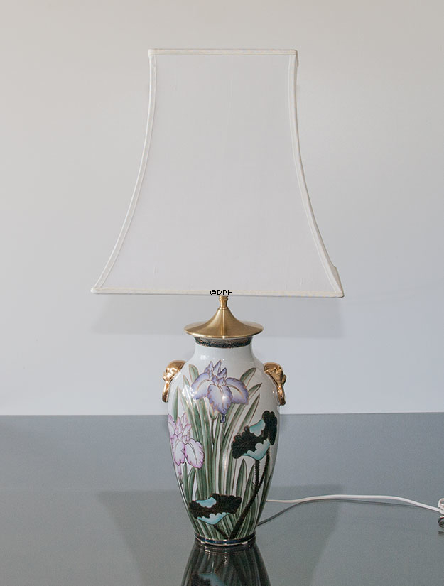 Firkantet lampeskærm 36 cm i højden, hvid silke (Vedr. 2. sortering - se beskrivelse)