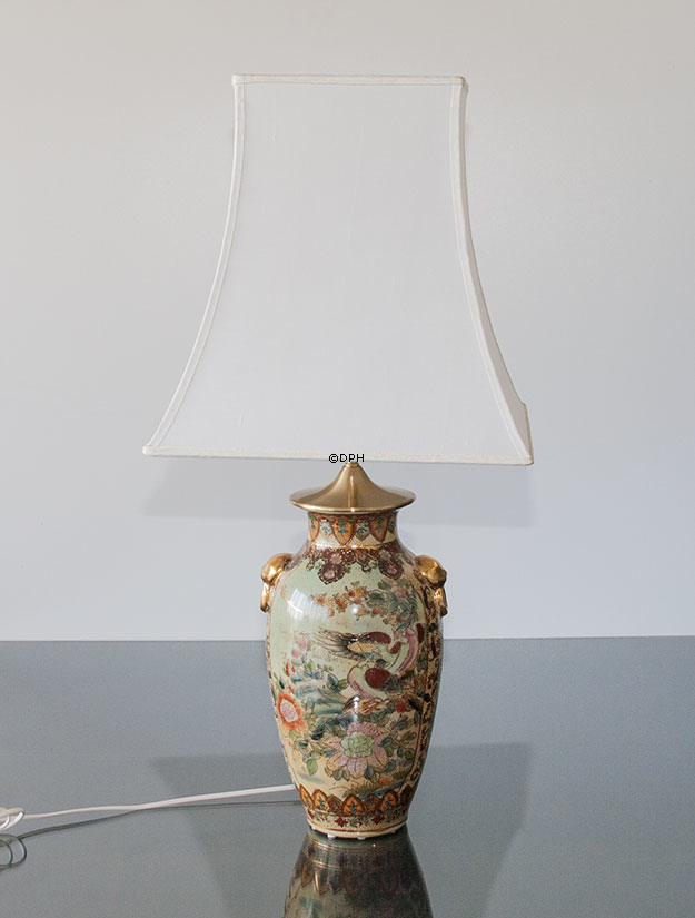 Firkantet lampeskærm 36 cm i højden, hvid silke (Vedr. 2. sortering - se beskrivelse)