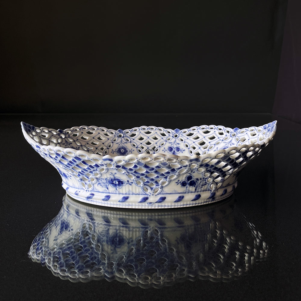 Musselmalet helblonde sjælden brødskål, Royal Copenhagen nr. 1/1002