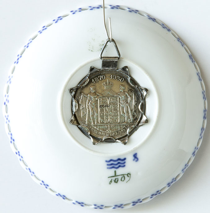 Musselmalet, helblonde, lysmanchet med mønt 2 krone