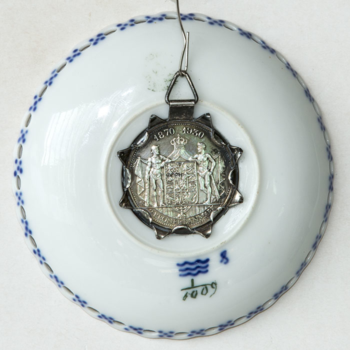 Musselmalet, helblonde, lysmanchet med mønt 2 krone