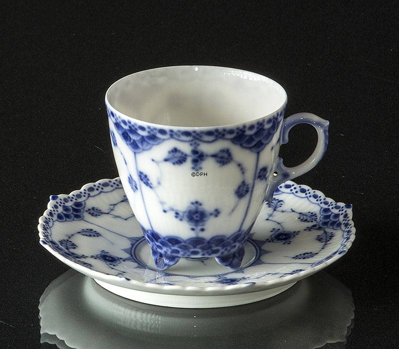 Musselmalet, helblonde, espresso kop med ben (tidlig) nr. 1/1037A