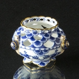 Blue fluted, full lace, Small snail vase, with gold, Royal Copenhagen no. 1-1045 (1894-1922)