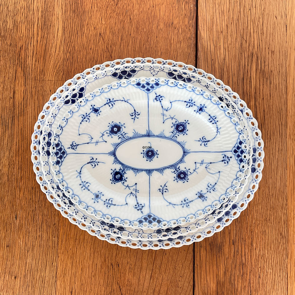 Musselmalet, helblonde, oval fad nr. 1/056, Royal Copenhagen 27 cm