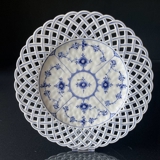 Musselmalet, helblonde, flad tallerken med gennemskåret bort, Royal Copenhagen nr. 1/1097