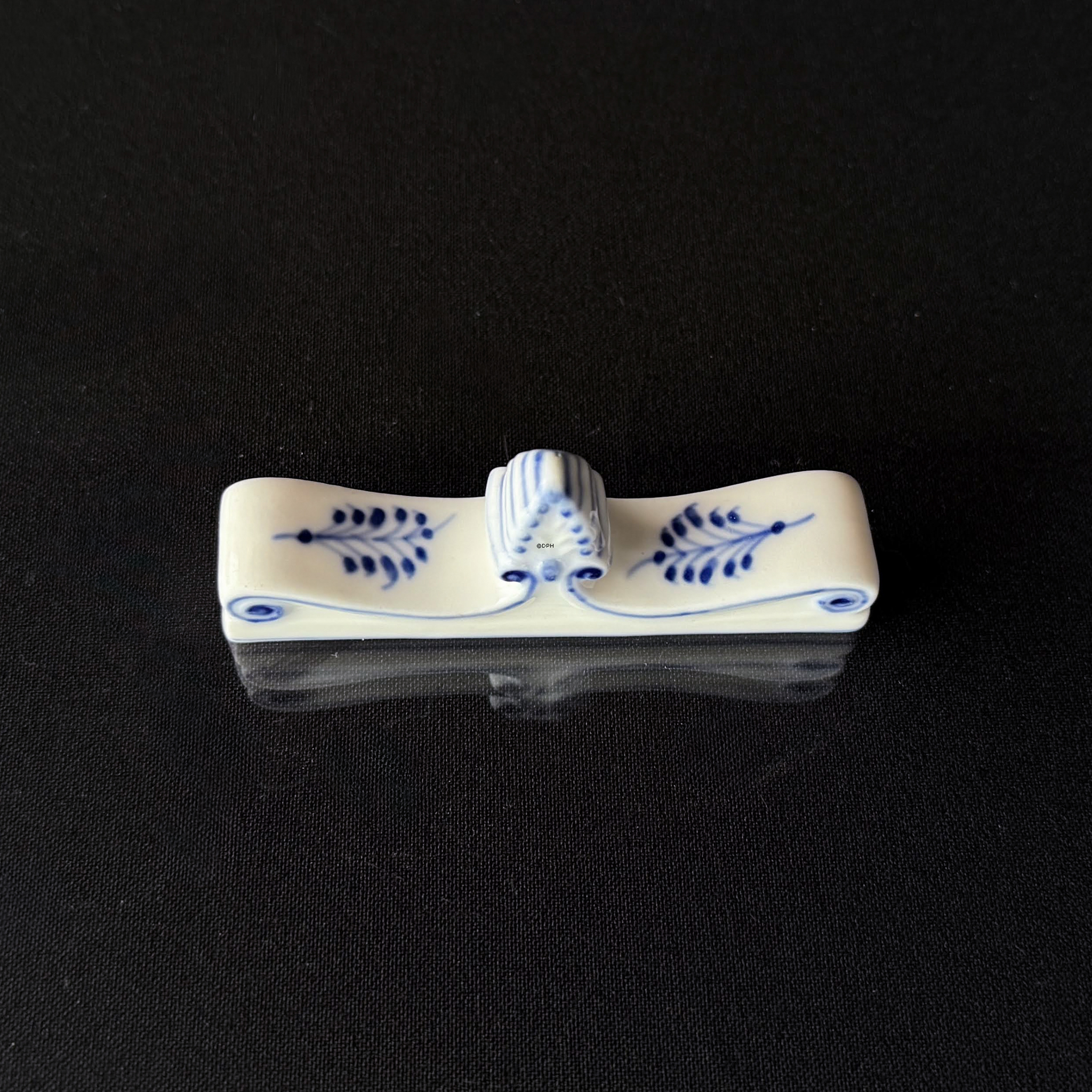Musselmalet, riflet, knivsstol nr. 134, Royal Copenhagen, sjældne