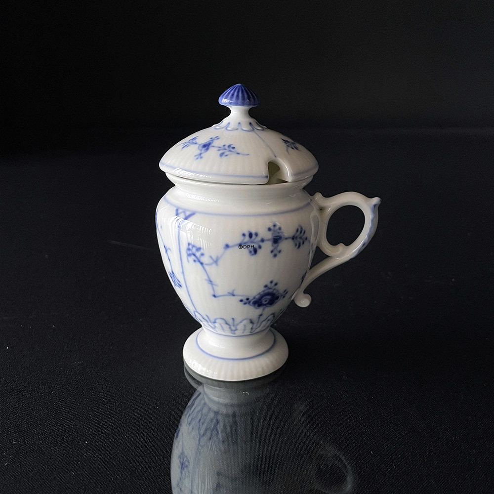 Musselmalet, riflet, krukke med låg og  hank/ sennepskande nr. 138