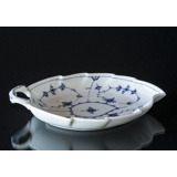 Musselmalet, riflet, bladformet kagefad/asiet, Royal Copenhagen nr. 145