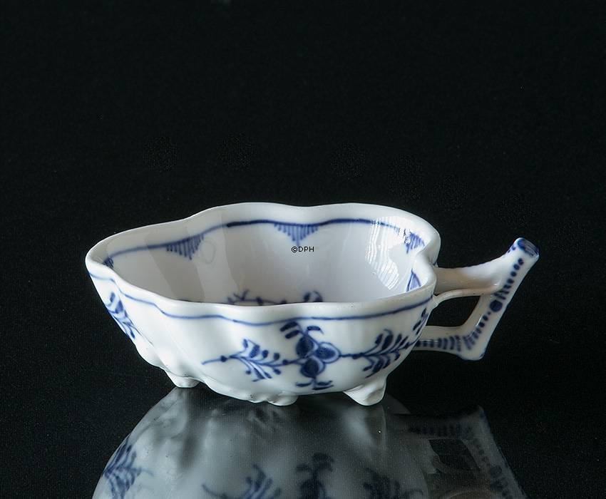 Musselmalet riflet bladformet lille skål 10 cm, Royal Copenhagen nr. 148