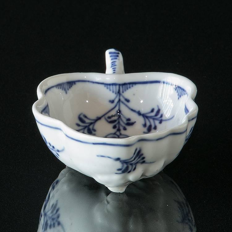 Musselmalet riflet bladformet lille skål 10 cm, Royal Copenhagen nr. 148