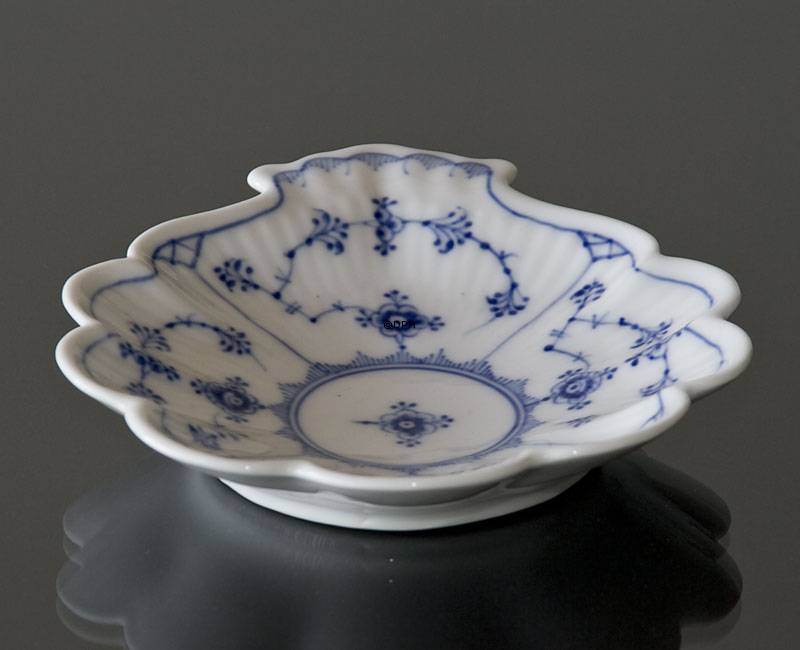 Musselmalet, riflet, rund asiet 16cm, Royal Copenhagen nr. 2013