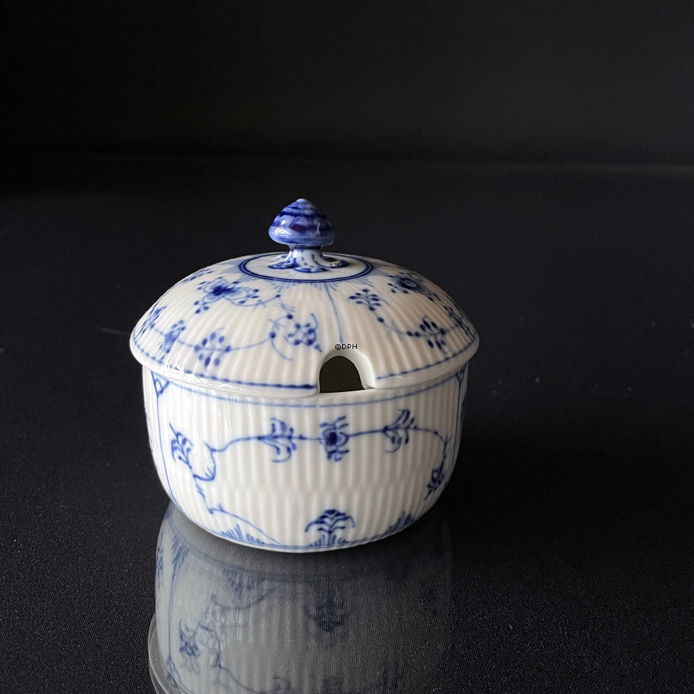 Musselmalet, riflet,skål med låg, Royal Copenhagen nr. 1-2249