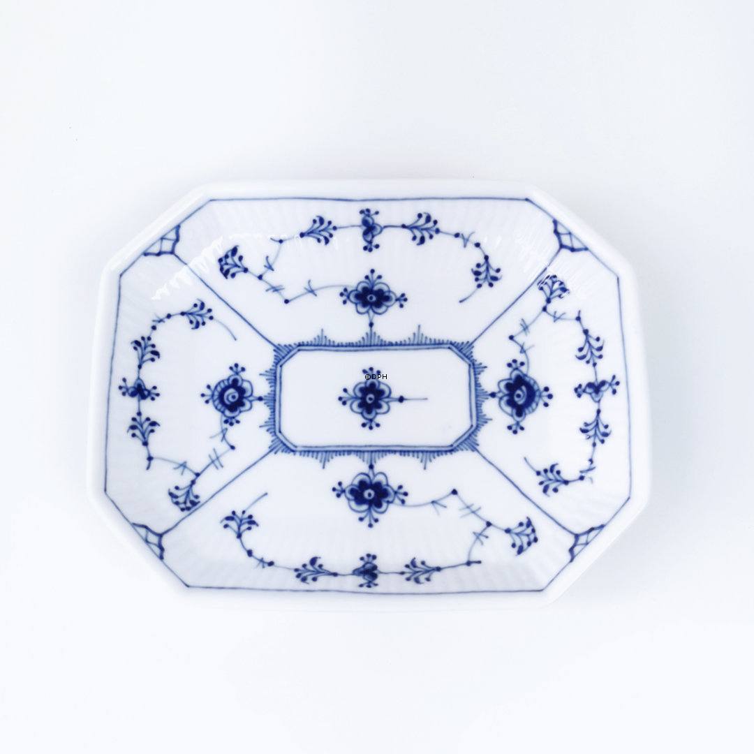 Musselmalet, riflet, kantet fad 16,5cm, Royal Copenhagen nr. 237