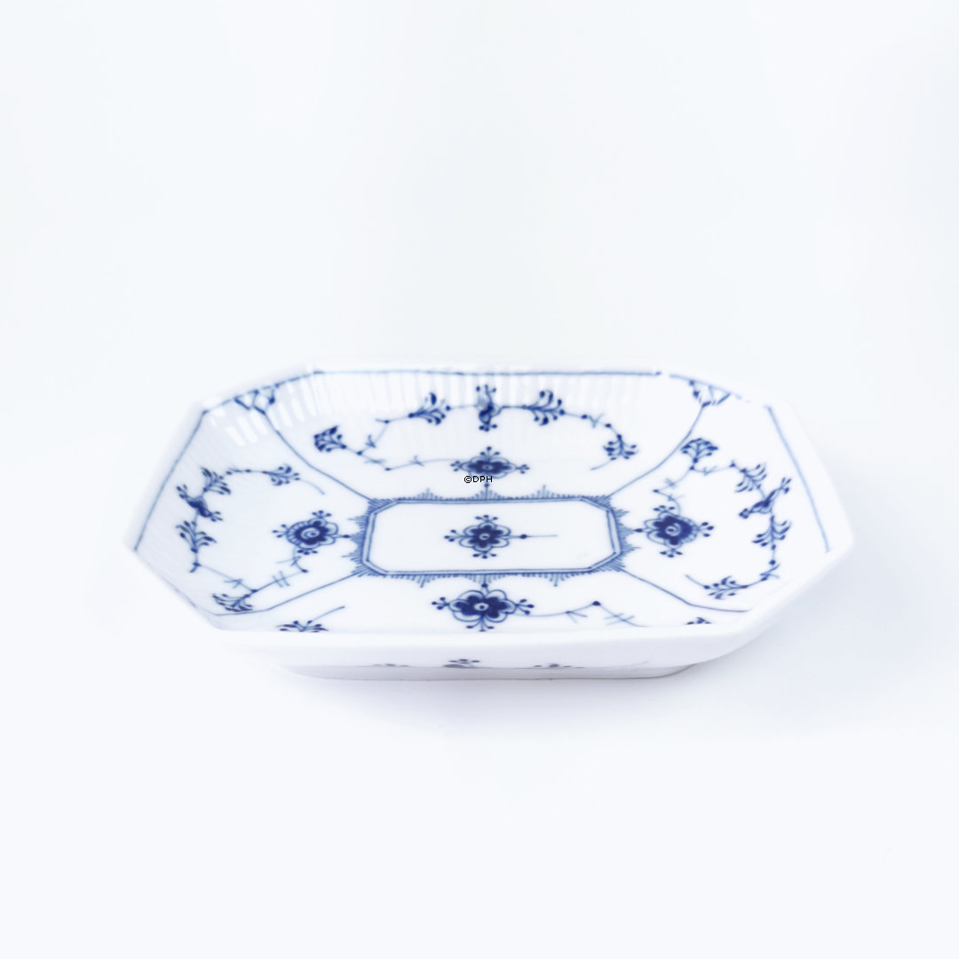 Musselmalet, riflet, kantet fad 16,5cm, Royal Copenhagen nr. 237