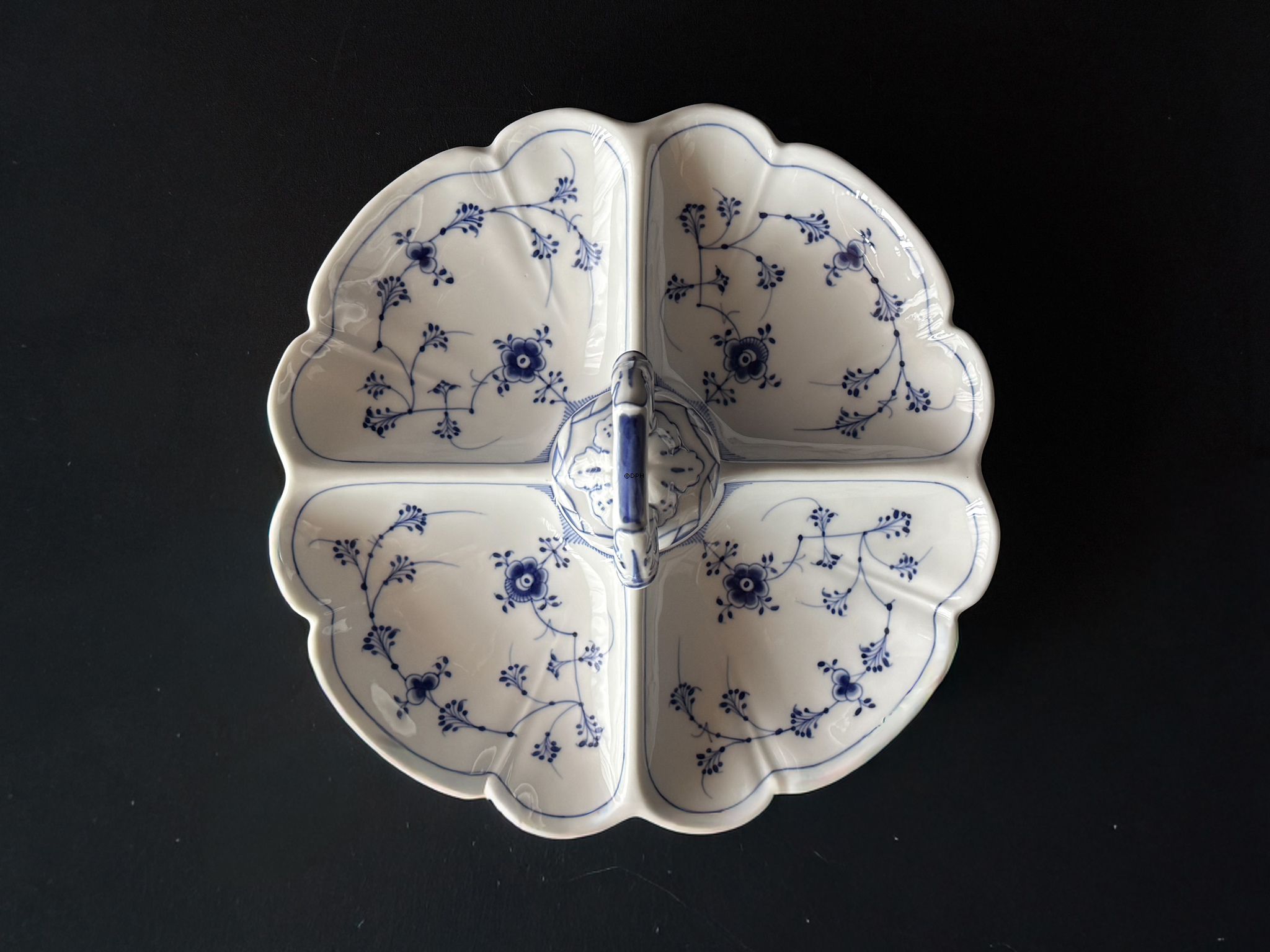 Musselmalet riflet Kabaret fad, Royal Copenhagen nr. 1/396 (meget sjælden år 1894-1900)