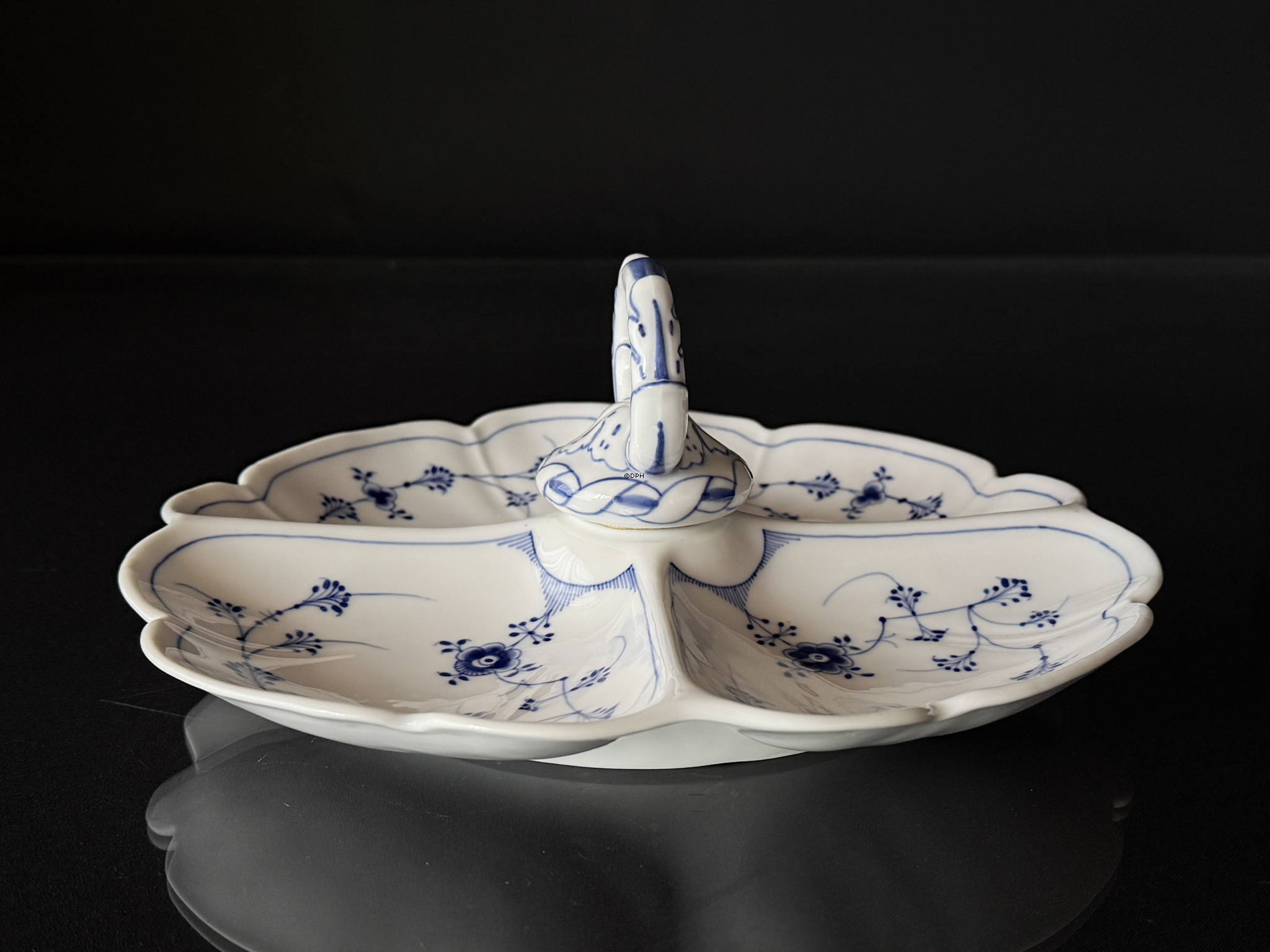 Musselmalet riflet Kabaret fad, Royal Copenhagen nr. 1/396 (meget sjælden år 1894-1900)