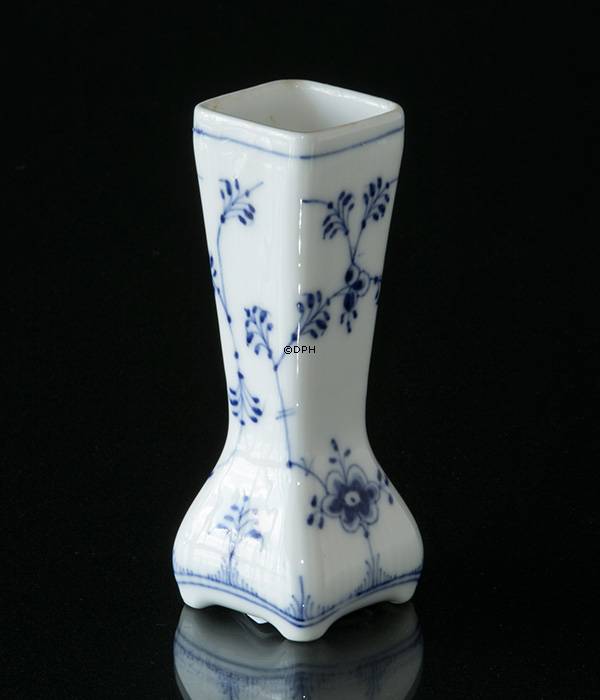 Musselmalet, riflet vase, Royal Copenhagen nr. 438