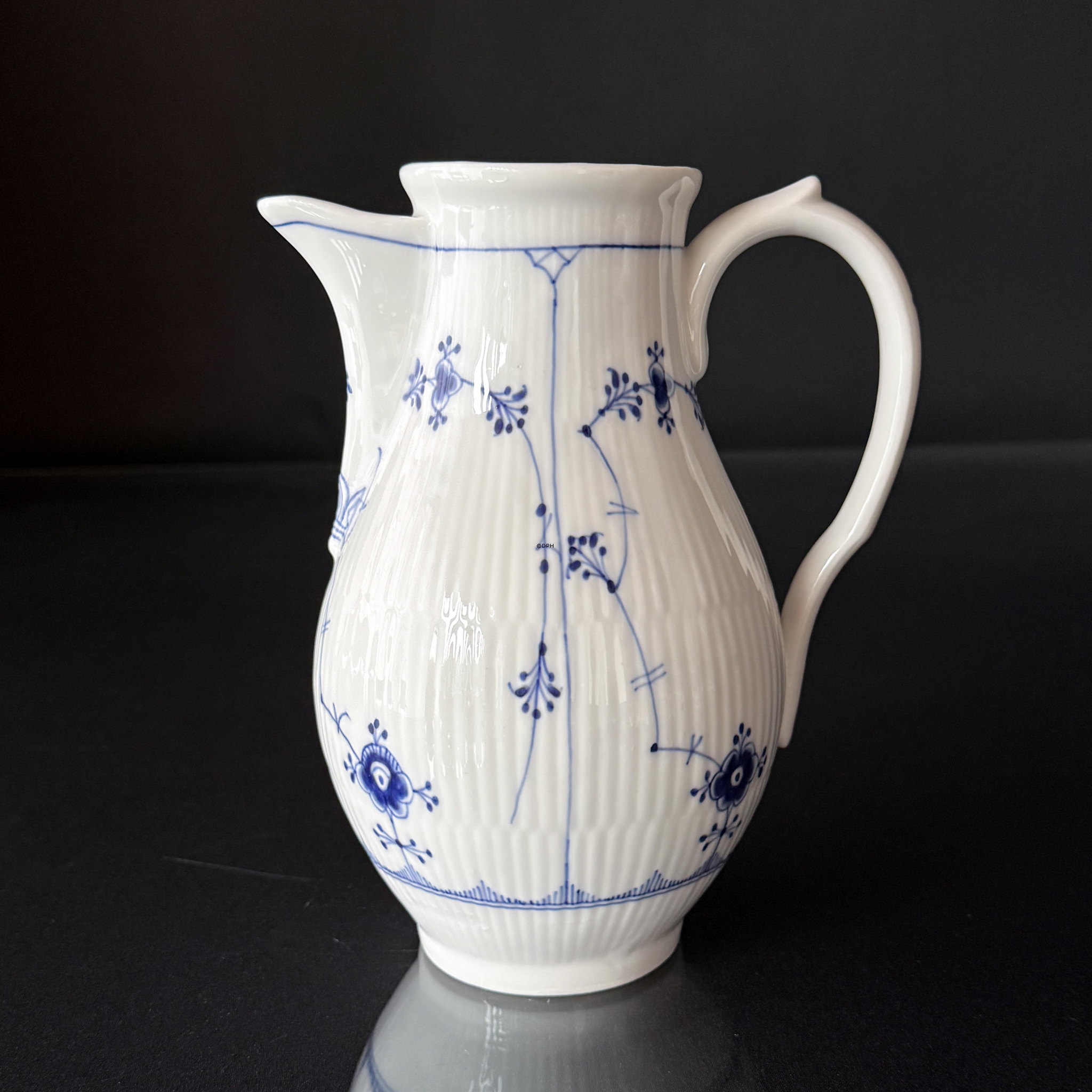 Musselmalet, riflet, kande nr.1-43, Royal Copenhagen Meget sjælden (har en skibning på låget)