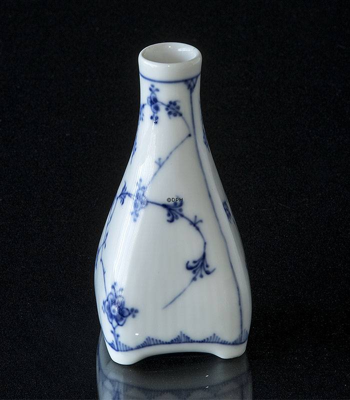 Musselmalet, riflet vase, Royal Copenhagen nr. 453