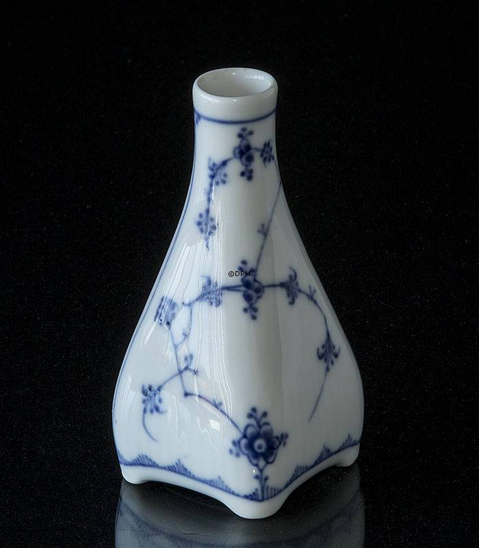 Musselmalet, riflet vase, Royal Copenhagen nr. 453