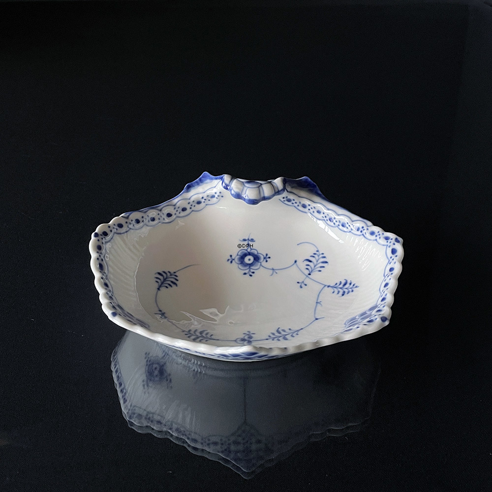 Musselmalet Halvblonde asiet nr. 1/557 eller 347, Royal Copenhagen