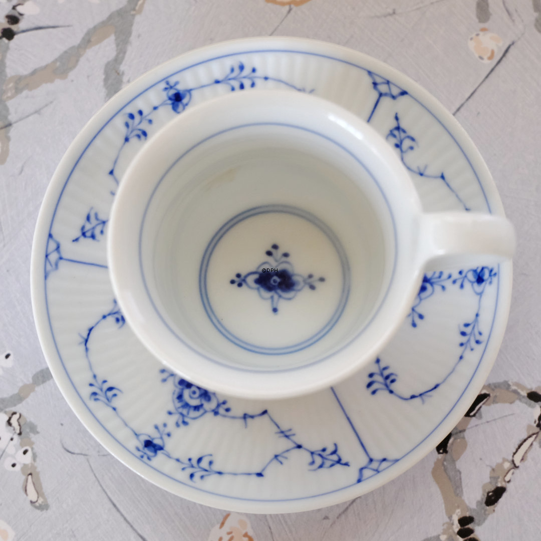 Musselmalet, riflet, højhanks kaffekop, kop Ø 8cm H:7cm, Royal Copenhagen nr. 1-74 (sjælden)