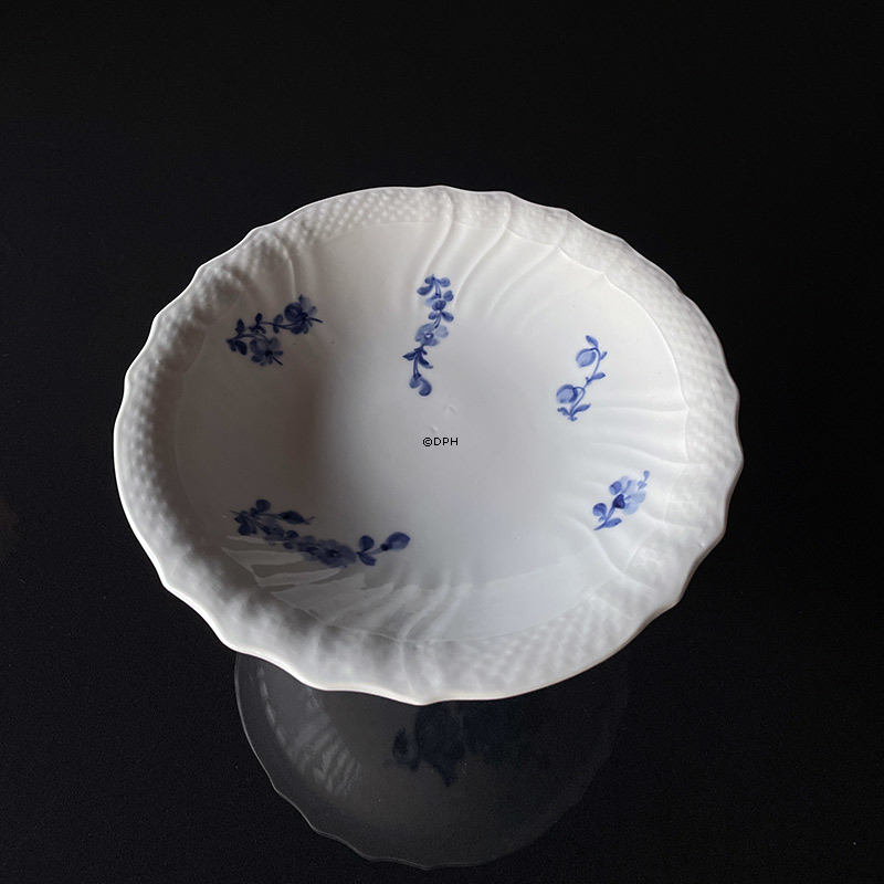 Blå Blomst, svejfet, rundt kagefad på høj fod