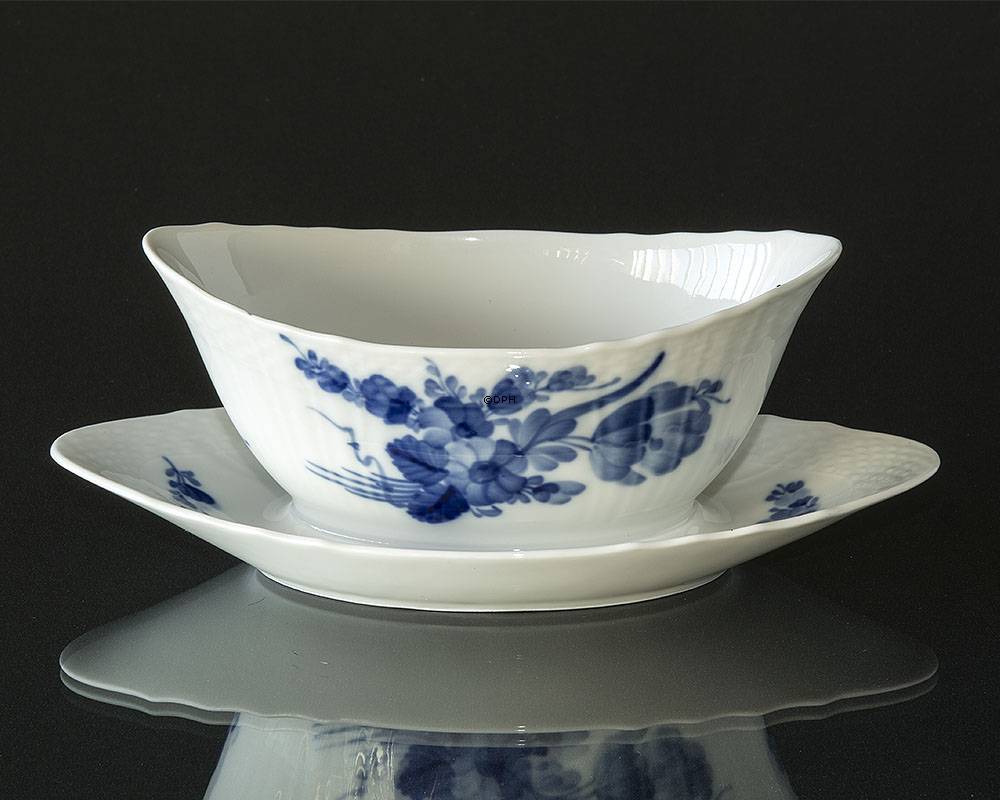 Blå Blomst, svejfet, Sauceskål med fast fod, Royal Copenhagen nr. 1651