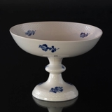 Blue Flower, Braided, Round Cake Dish on high foot no. 10/8064, Royal Copenhagen