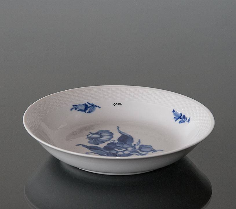 Skål nr. 10/8155, Blå Blomst, flettet ø19cm, Royal Copenhagen