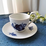 Blaue Blume, glatt, Tasse  mit hohem Henkel und Untertasse Nr. 10/8193, Royal Copenhagen