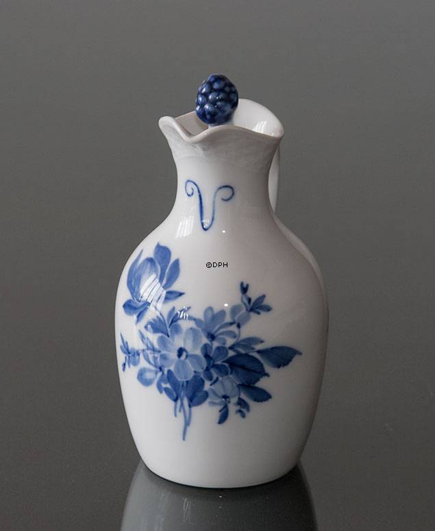 Blå Blomst, flettet, eddike kande nr. 10/8196, Royal Copenhagen