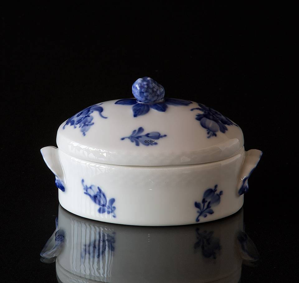 Blå Blomst, flettet, lågkrukke nr. 10/8238, Royal Copenhagen