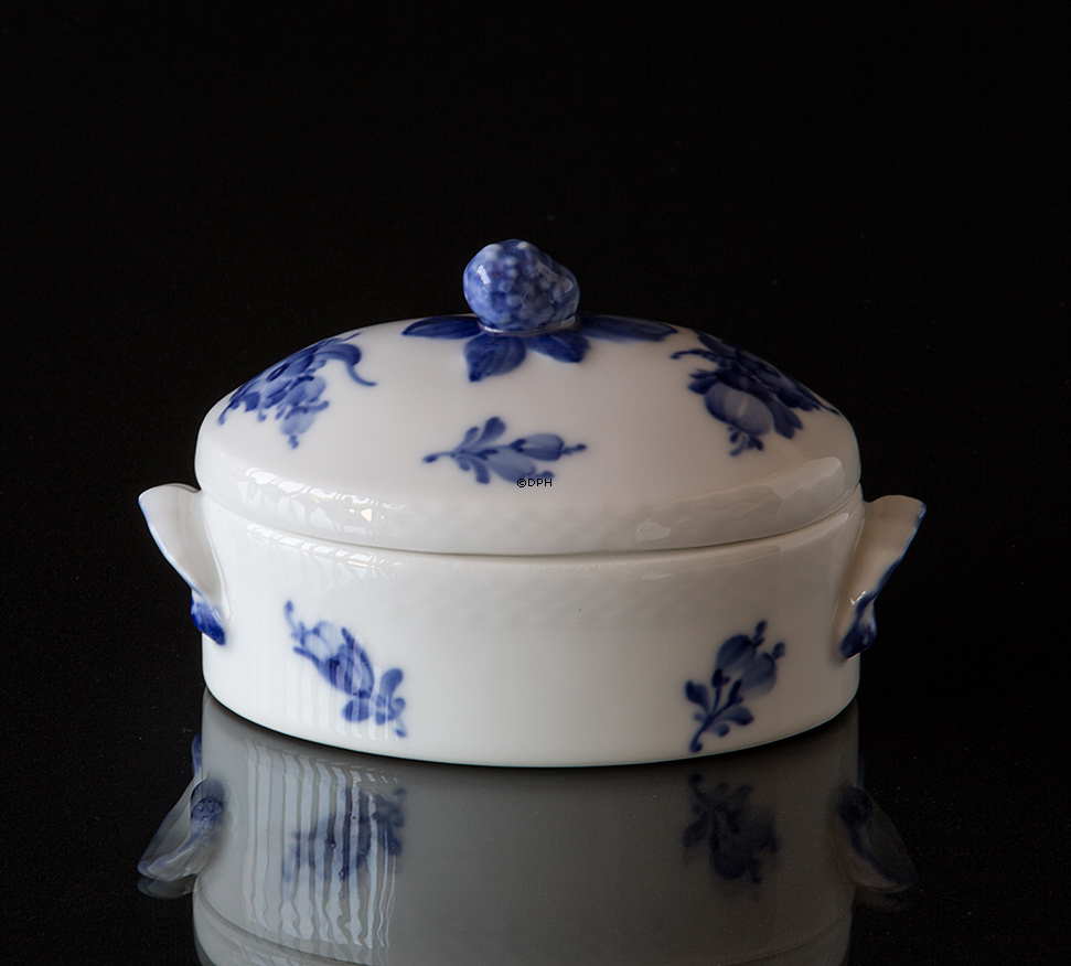 Blå Blomst, flettet, lågkrukke nr. 10/8238, Royal Copenhagen