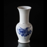 Blå Blomst, flettet, vase nr. 10/8260, Royal Copenhagen