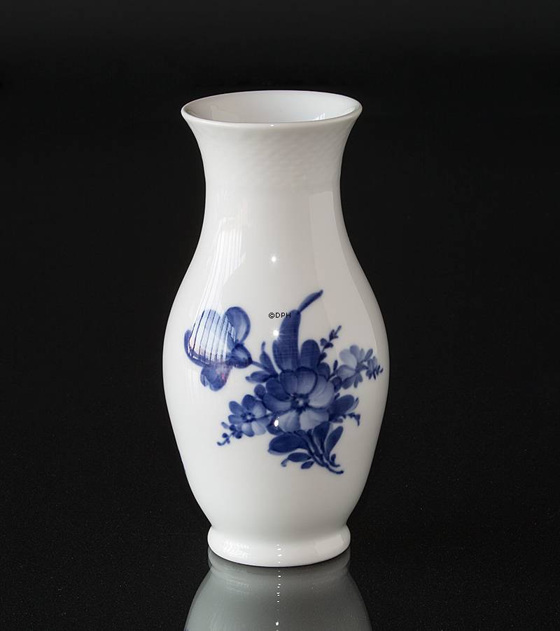Blå Blomst, flettet, vase nr. 10/8263, 18cm, Royal Copenhagen