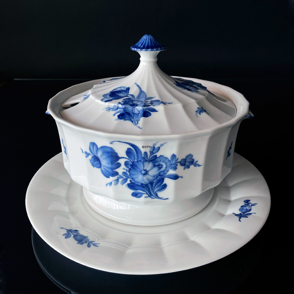 Blå Blomst, kantet, stor terrin med underfad