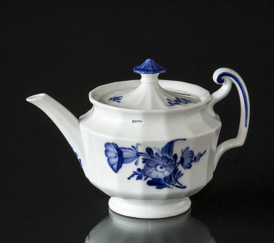 Blå Blomst, kantet, lille tekande nr. 10/8561, Royal Copenhagen