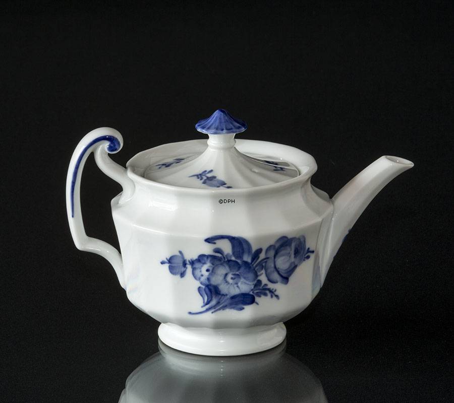 Blå Blomst, kantet, lille tekande nr. 10/8561, Royal Copenhagen