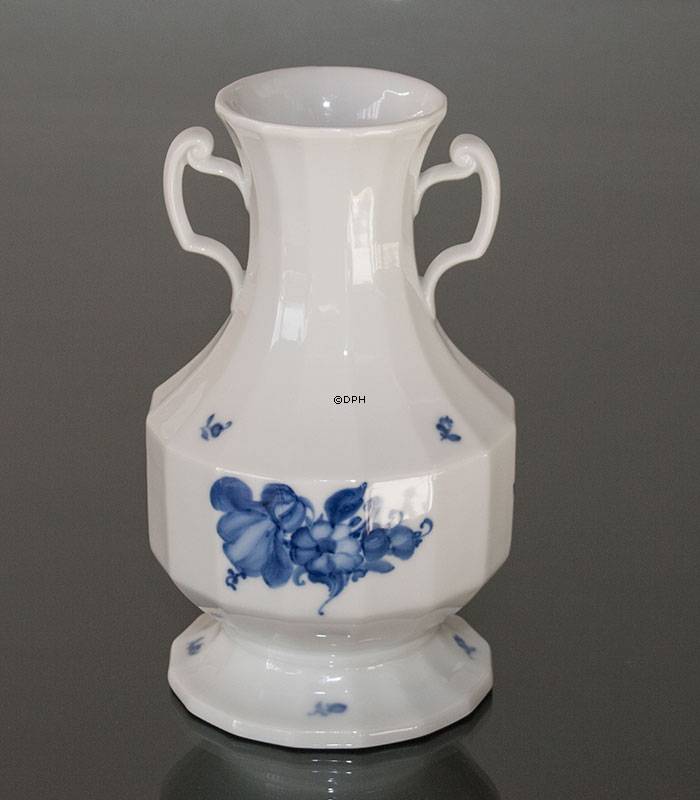 Blå Blomst, kantet, vase nr. 10/8575, Royal Copenhagen