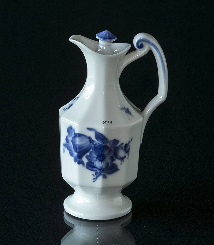 Blå Blomst, kantet, olie/eddike kande nr. 10/8582, Royal Copenhagen