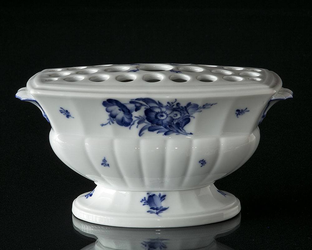 Royal Copenhagen, Blå Blomst, Kantet, Bouguetierre nr. 10/8590 (vase med huller til enkelte afskårne blomster)