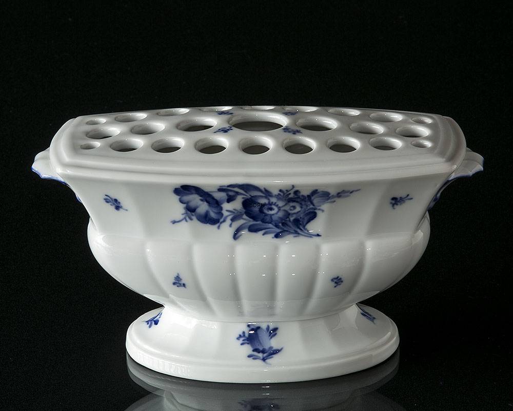 Royal Copenhagen, Blå Blomst, Kantet, Bouguetierre nr. 10/8590 (vase med huller til enkelte afskårne blomster)