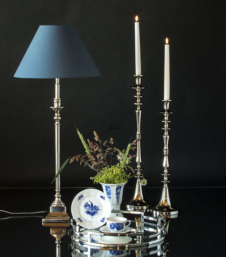 Royal Copenhagen, Blå Blomst, kantet, vase på fod nr. 10/8600