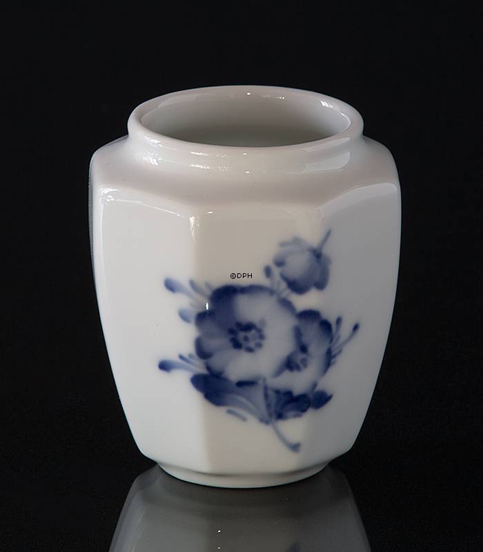 Blå Blomst, kantet, vase nr. 10/8615, Royal Copenhagen