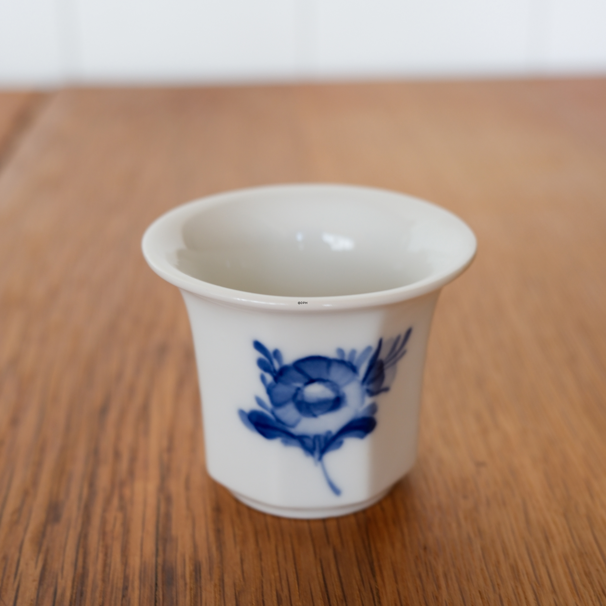 Blå Blomst, kantet, vase nr. 10/8619, Royal Copenhagen