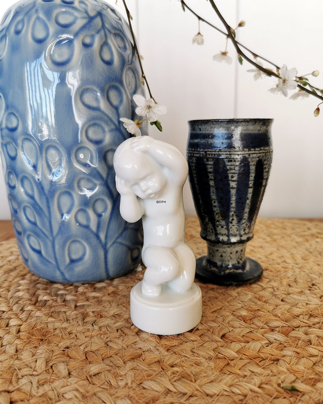 Hovedpine, hvid figur, Bing & Grøndahl nr. 2206 eller 453