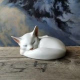 Sleeping white Cat, Royal Copenhagen figurine no. 0/422 or 057